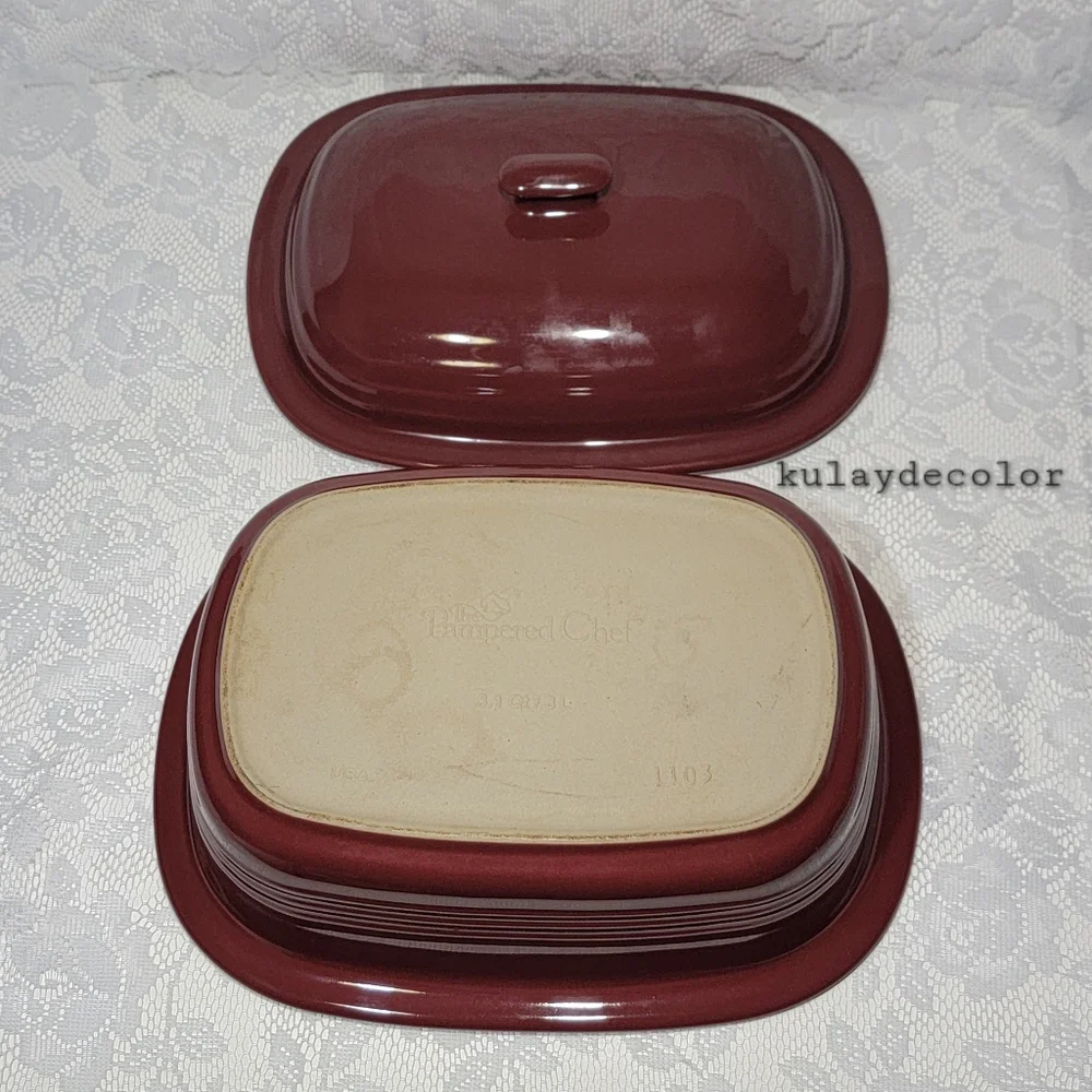 Pampered Chef 3.1 Qt Covered Stoneware Casserole Baking Dish Maroon Burgundy
